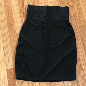 Pencil skirt with elastic waistband